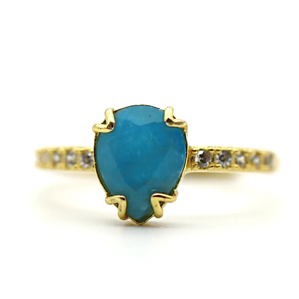 Bague apatite Soléa avec pierre naturelle bleu vif en forme de goutte, montée sur argent 925 doré