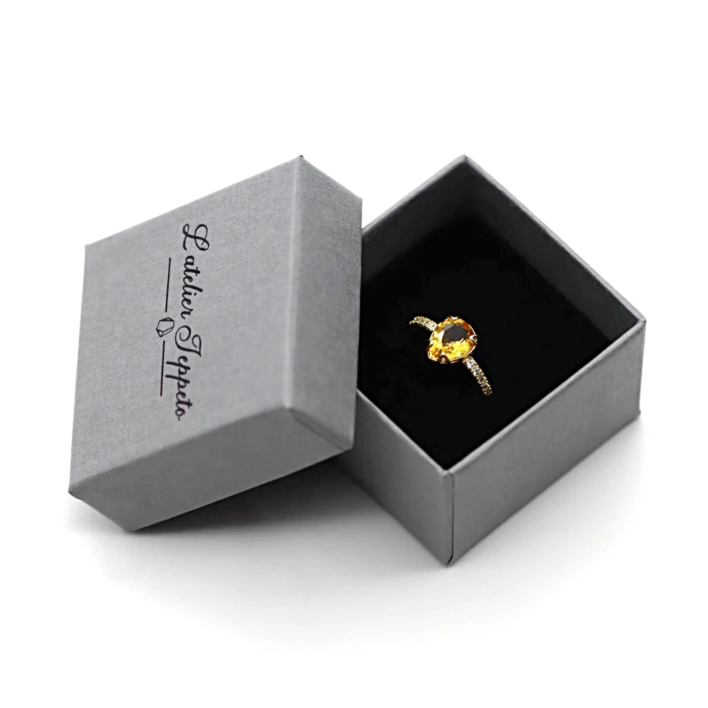 Bague en citrine dorée Soléa dans son écrin Atelier Jeppeto prêt à offrir