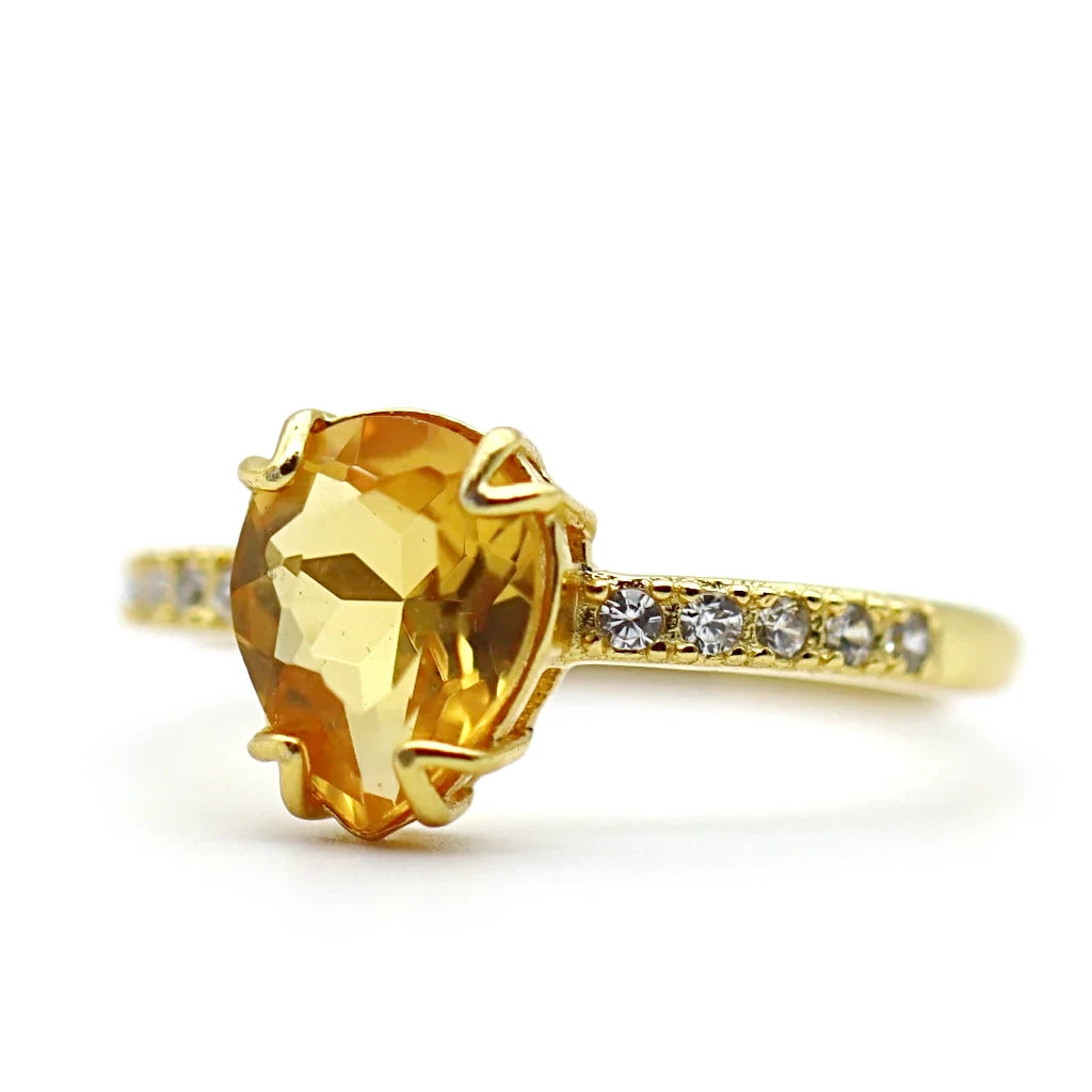 Bague citrine Soléa en argent 925 doré, pierre naturelle facettée forme goutte aux reflets jaune doré