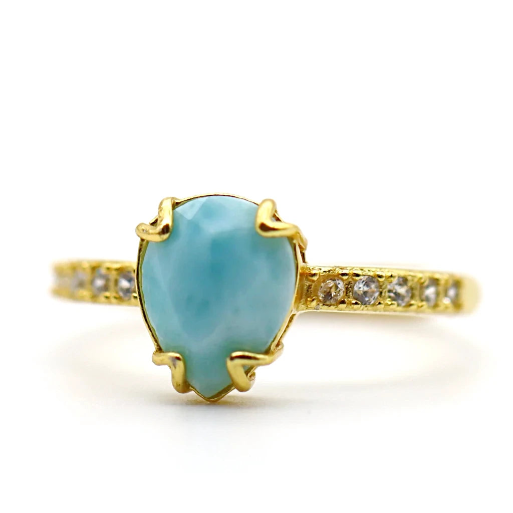 Bague larimar Soléa en argent 925 doré, pierre naturelle bleu clair au rendu doux et apaisant