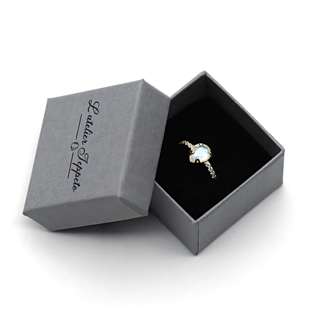 Bague pierre de lune Soléa en argent 925 doré, livrée dans son écrin Atelier Jeppeto