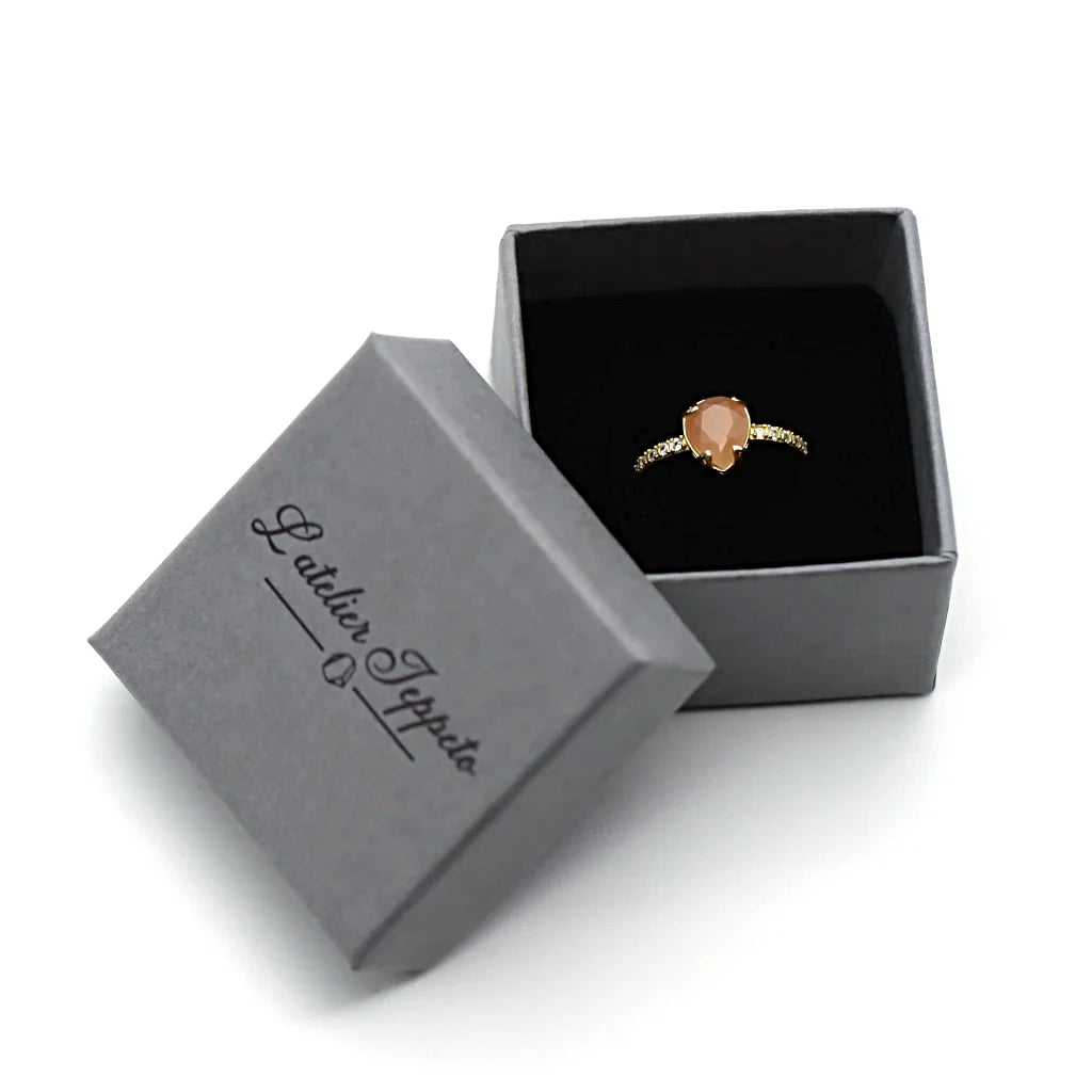 Bague pierre de soleil Soléa en argent 925 doré, livrée dans son écrin Atelier Jeppeto