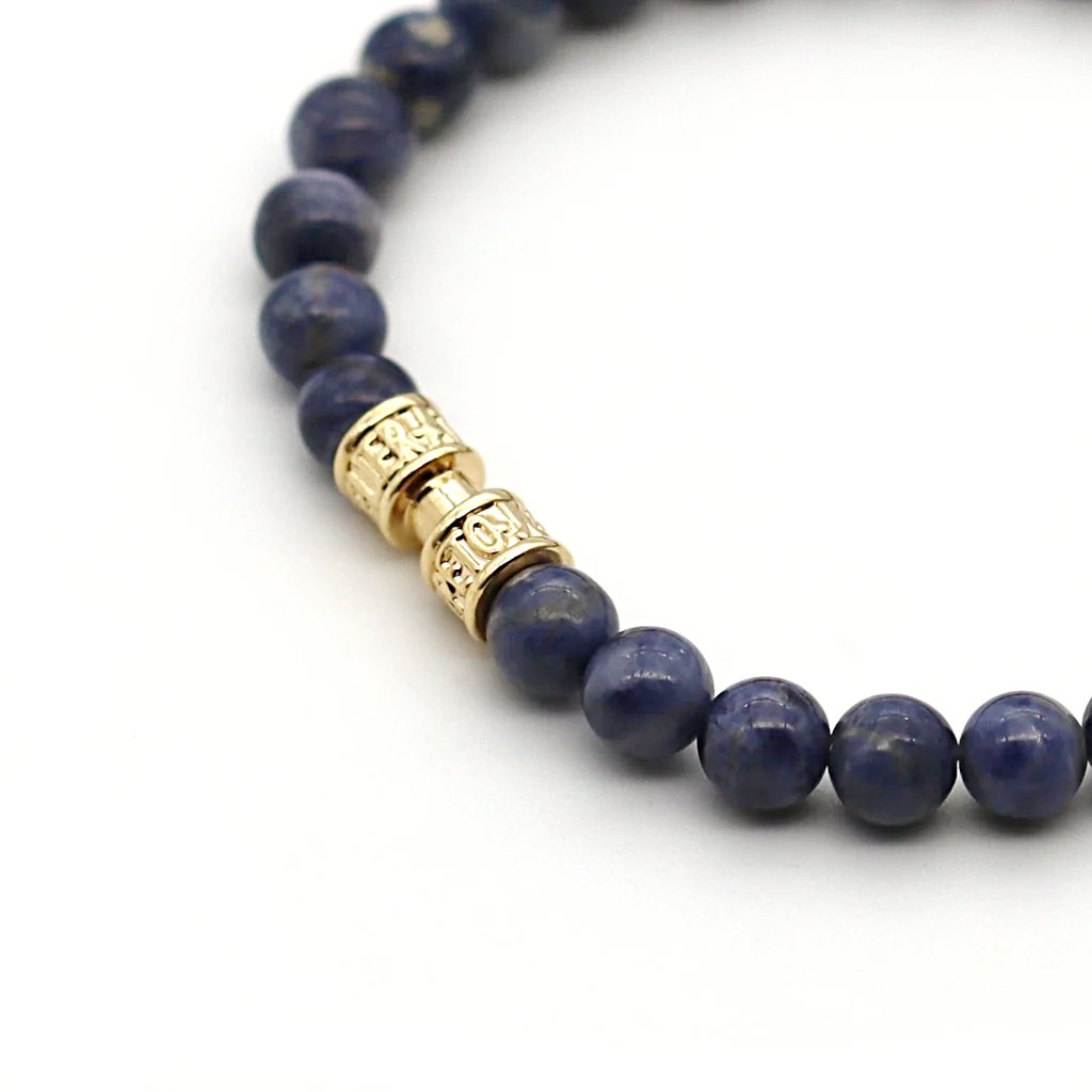 Bracelet en saphir bleu 6mm avec finition dorée en or 18 carat et pierre précieuse